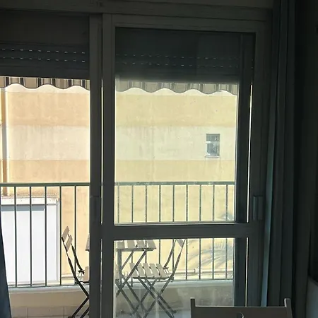 Bright With Balcony At The Foot Of The Sea * Nice