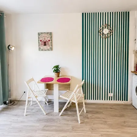 Bright With Balcony At The Foot Of The Sea Apartament Nicea