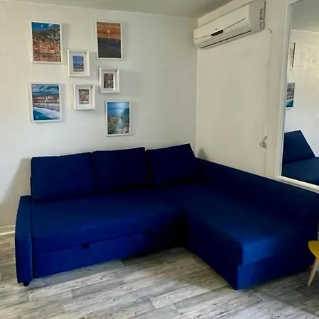 Apartment Bright With Balcony At The Foot Of The Sea *