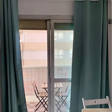 Bright With Balcony At The Foot Of The Sea Apartment *